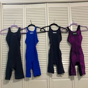 4 Arena powerskins in great condition! Two carbon flex 2 carbon air! Size 28